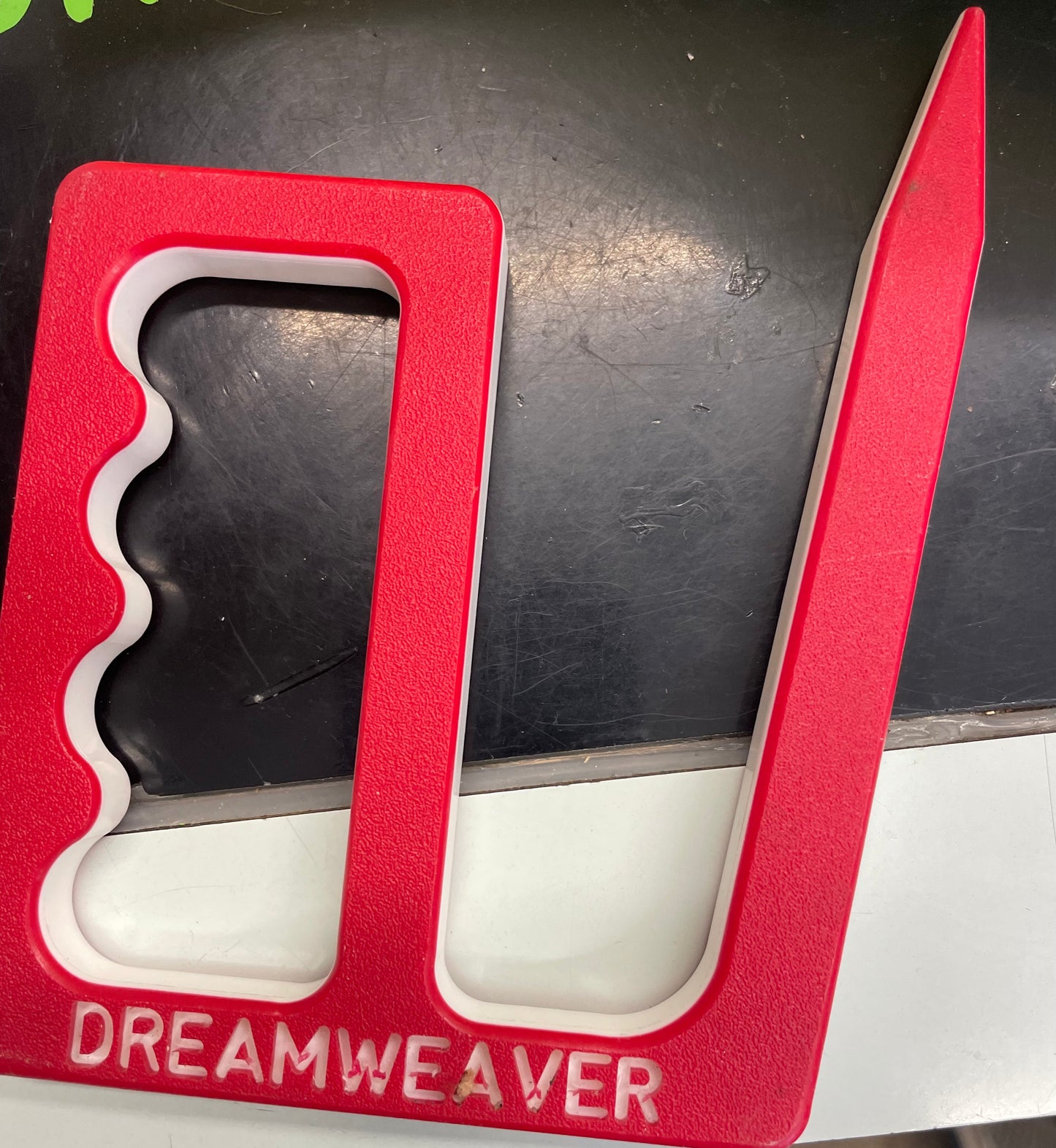 Dreamweaver FISH HOLDER